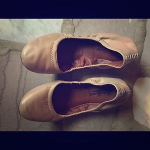 Lucky brand nude flats